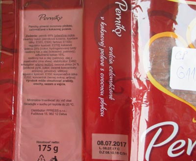 Perníky plnené ovocnou plnkou celomáčané v kakaovej poleve Perník